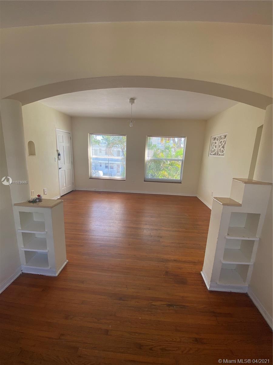 See details / 3123 sq. ft. $ 2021-04-15 0 Photo