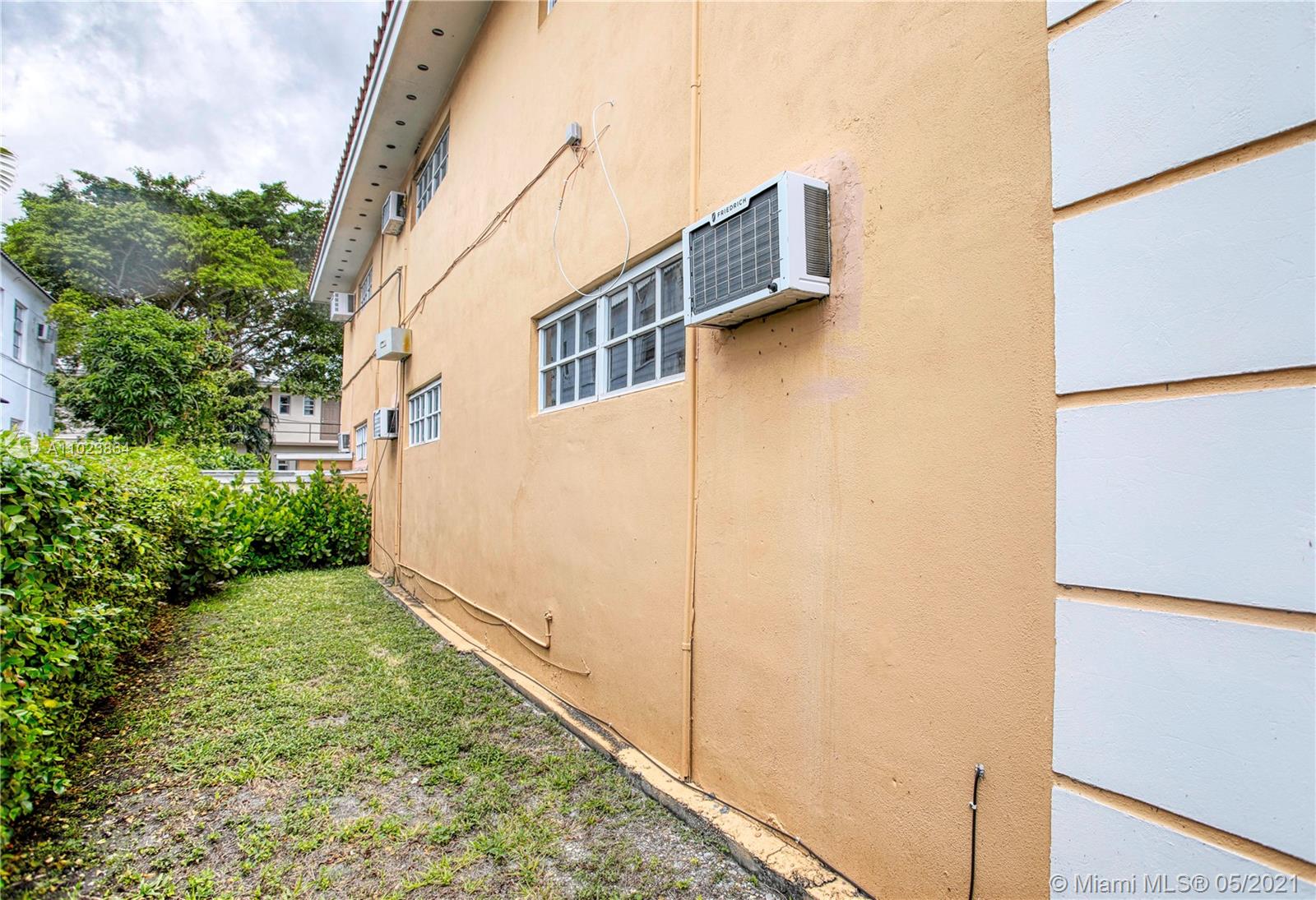 See details / sq. ft. $ 2021-04-30 0 Photo
