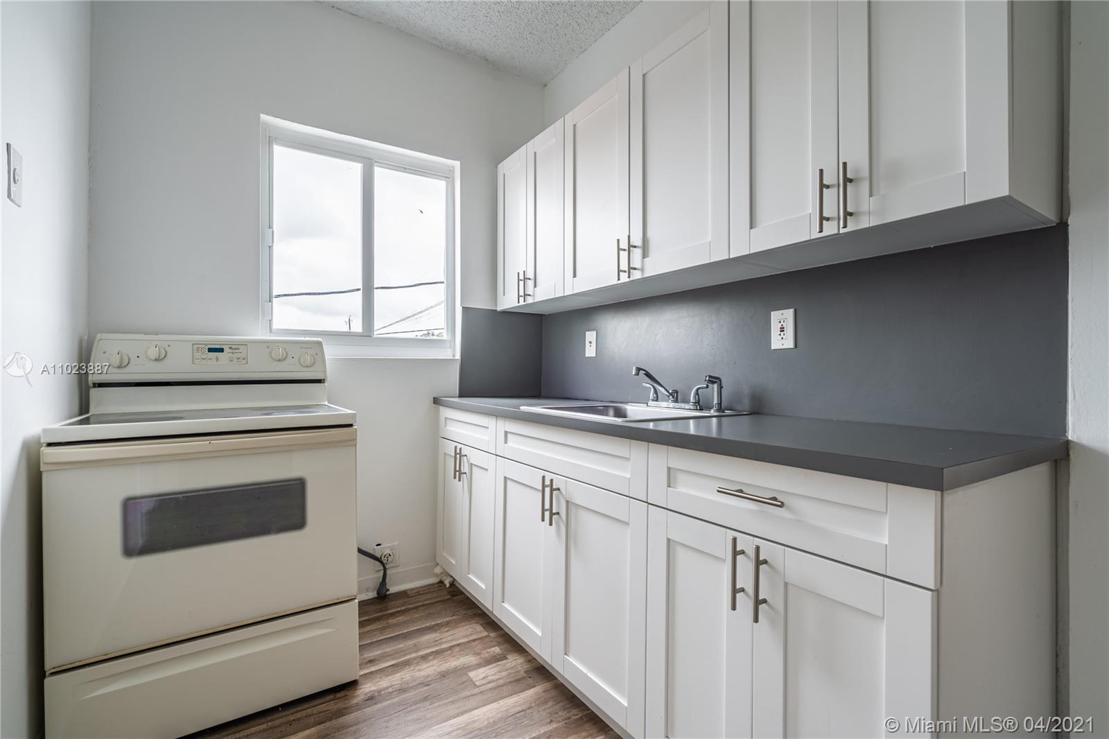 See details / 6240 sq. ft. $ 2021-04-14 0 Photo