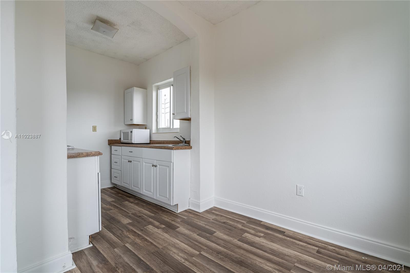 See details / 6240 sq. ft. $ 2021-04-14 0 Photo