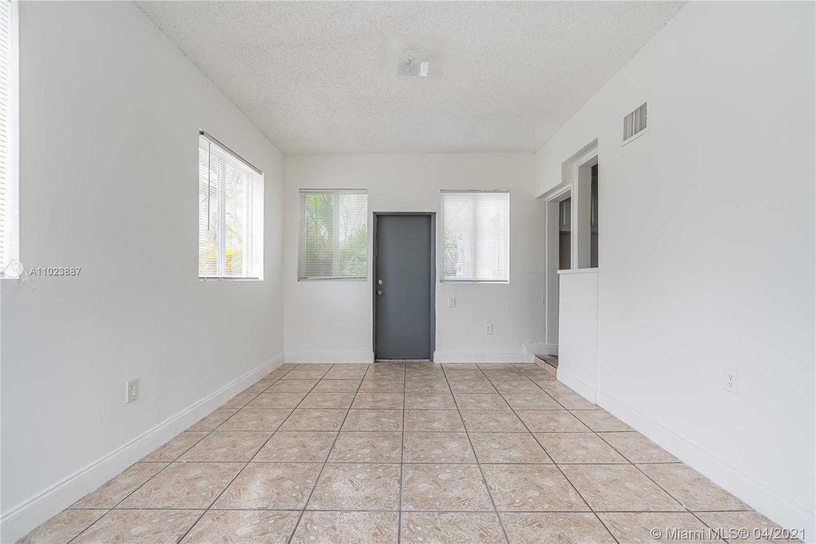 See details / 6240 sq. ft. $ 2021-04-14 0 Photo