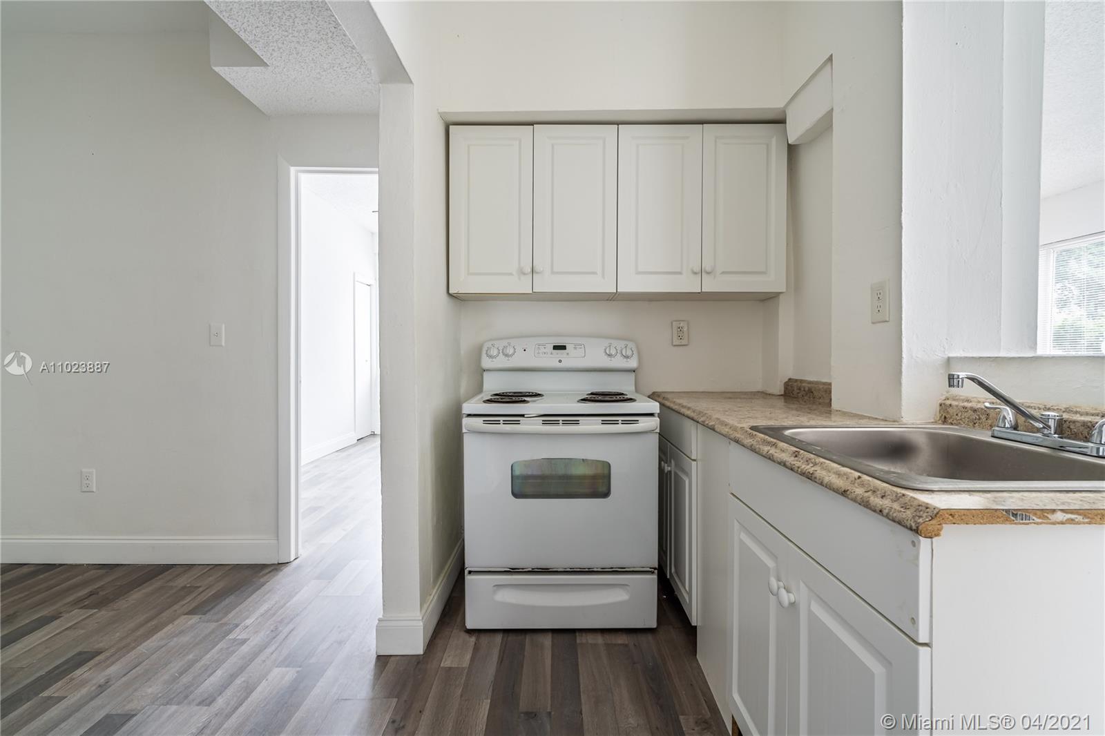 See details / 6240 sq. ft. $ 2021-04-14 0 Photo
