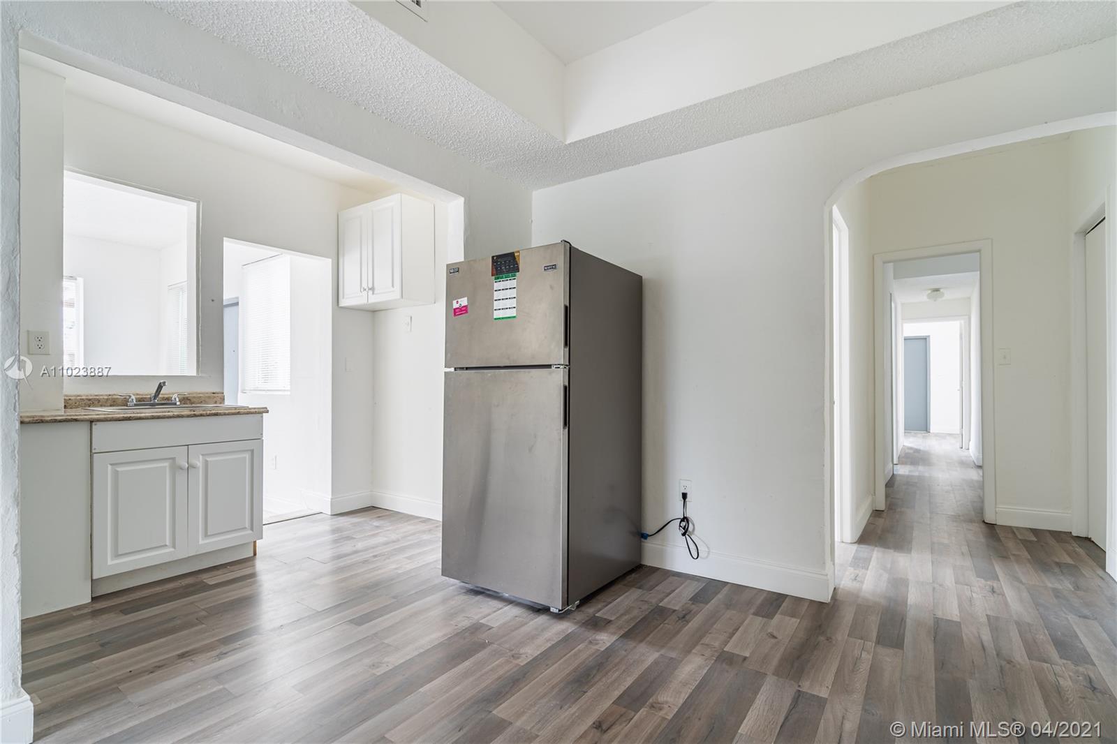 See details / 6240 sq. ft. $ 2021-04-14 0 Photo