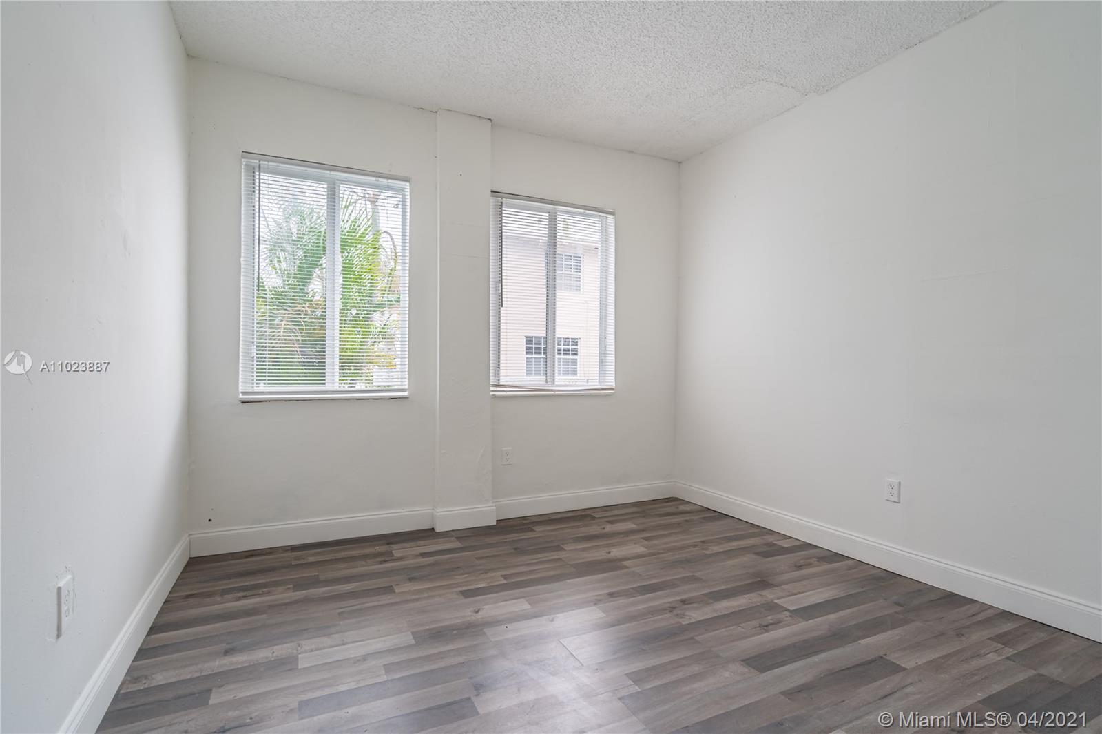 See details / 6240 sq. ft. $ 2021-04-14 0 Photo