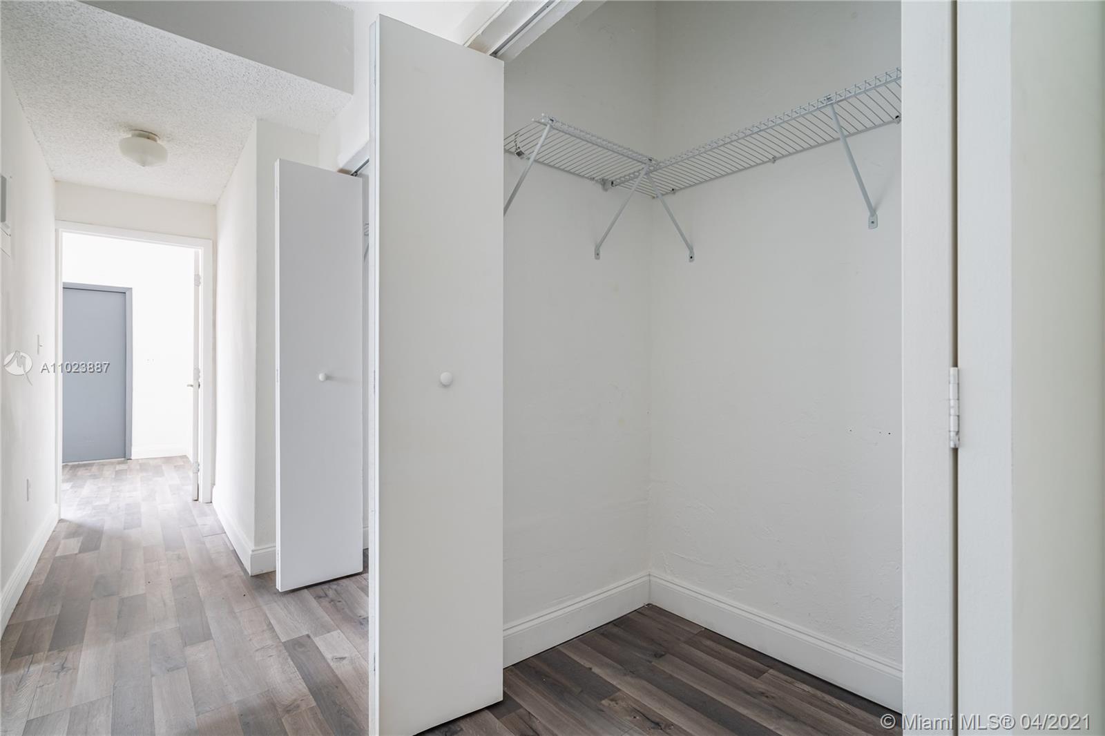 See details / 6240 sq. ft. $ 2021-04-14 0 Photo