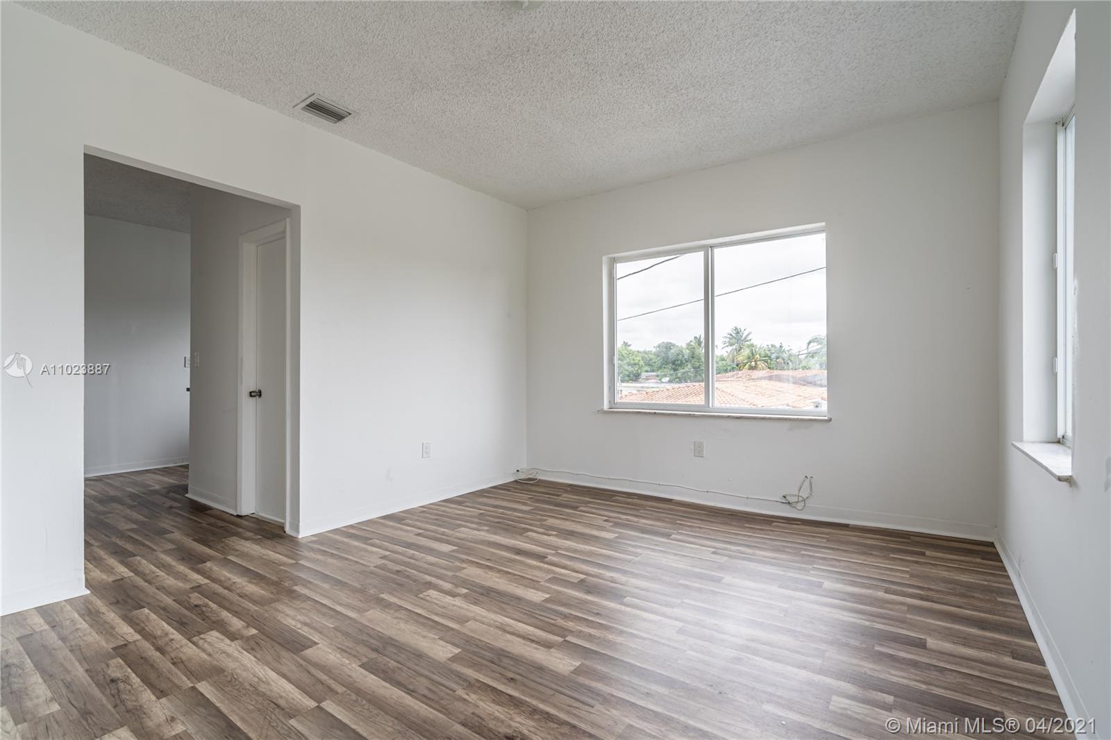 See details / 6240 sq. ft. $ 2021-04-14 0 Photo