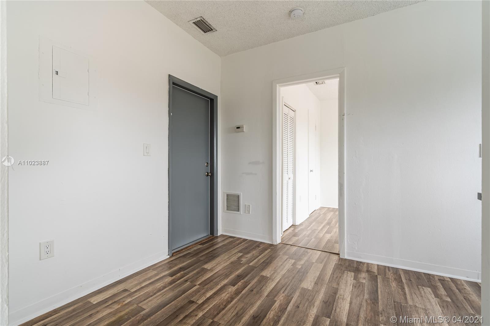 See details / 6240 sq. ft. $ 2021-04-14 0 Photo