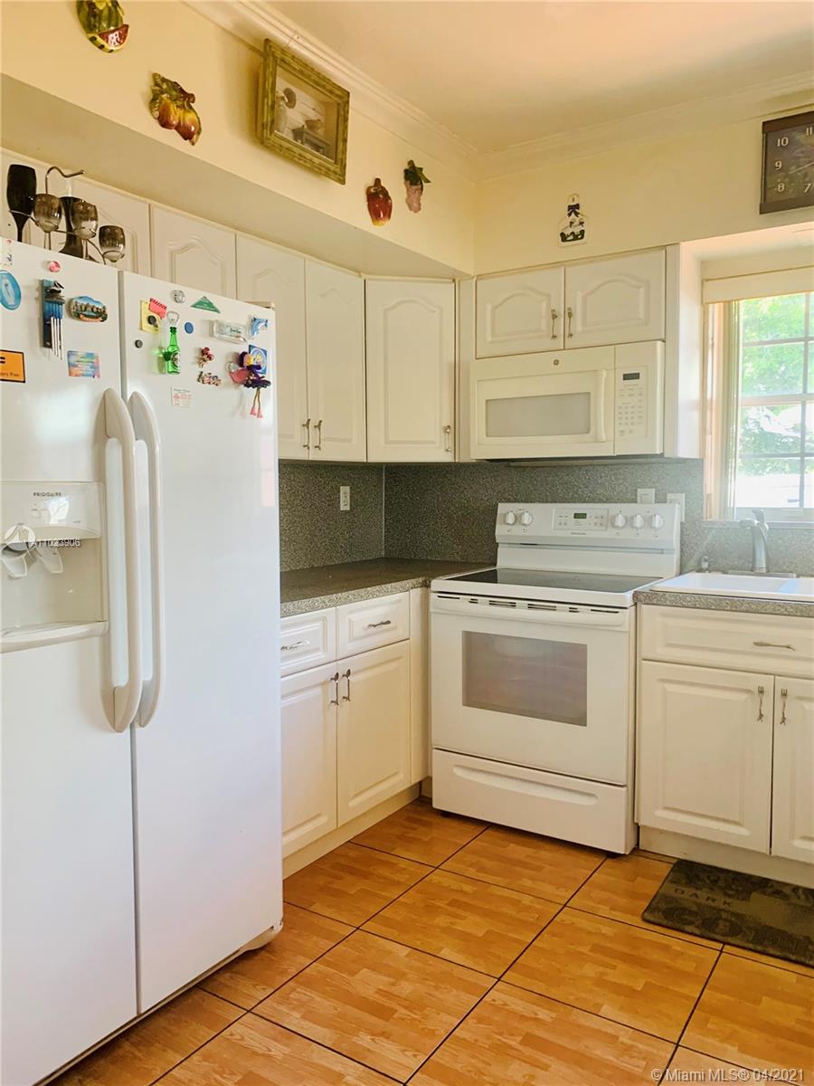 See details / 3427 sq. ft. $ 2021-04-06 0 Photo