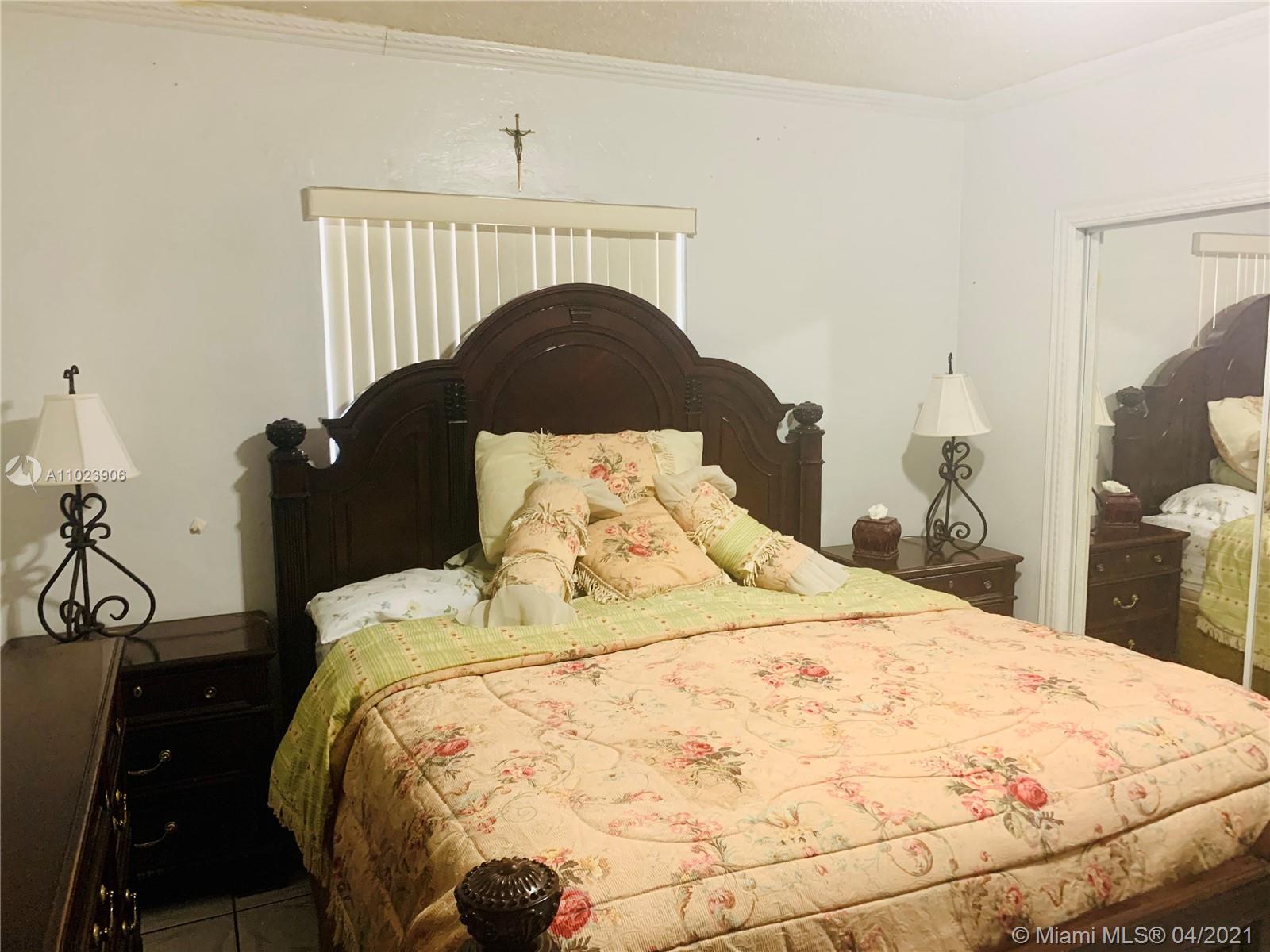 See details / 3427 sq. ft. $ 2021-04-06 0 Photo