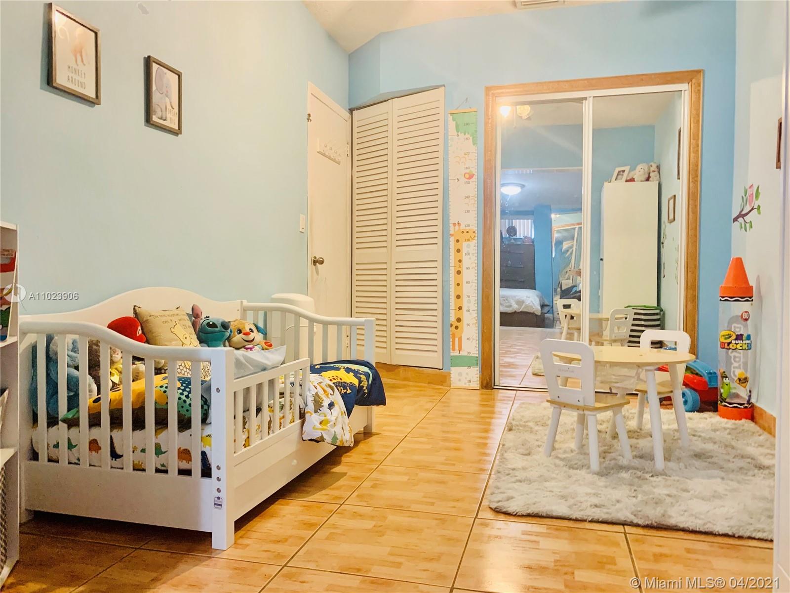 See details / 3427 sq. ft. $ 2021-04-06 0 Photo