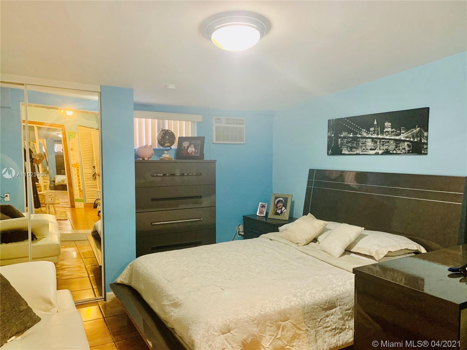 See details / 3427 sq. ft. $ 2021-04-06 0 Photo