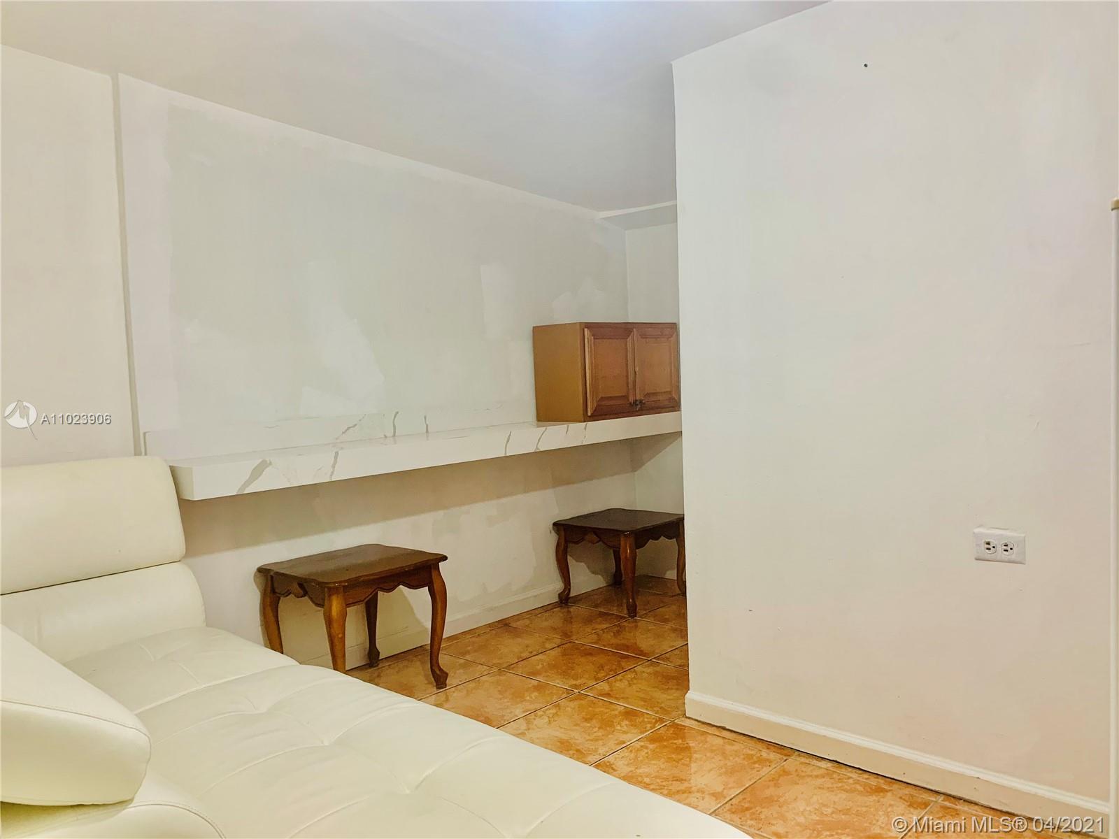 See details / 3427 sq. ft. $ 2021-04-06 0 Photo