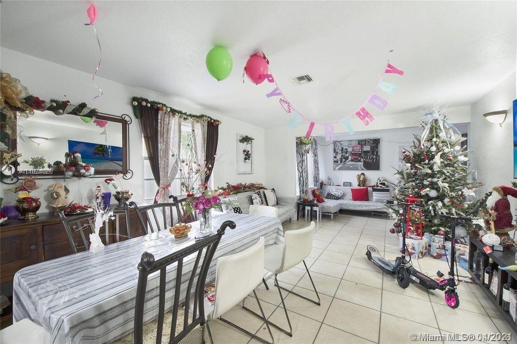 See details / 1535 sq. ft. $ 2021-04-06 0 Photo