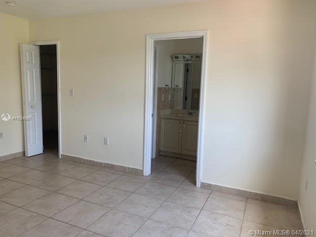 See details / 2950 sq. ft. $ 2021-04-07 0 Photo