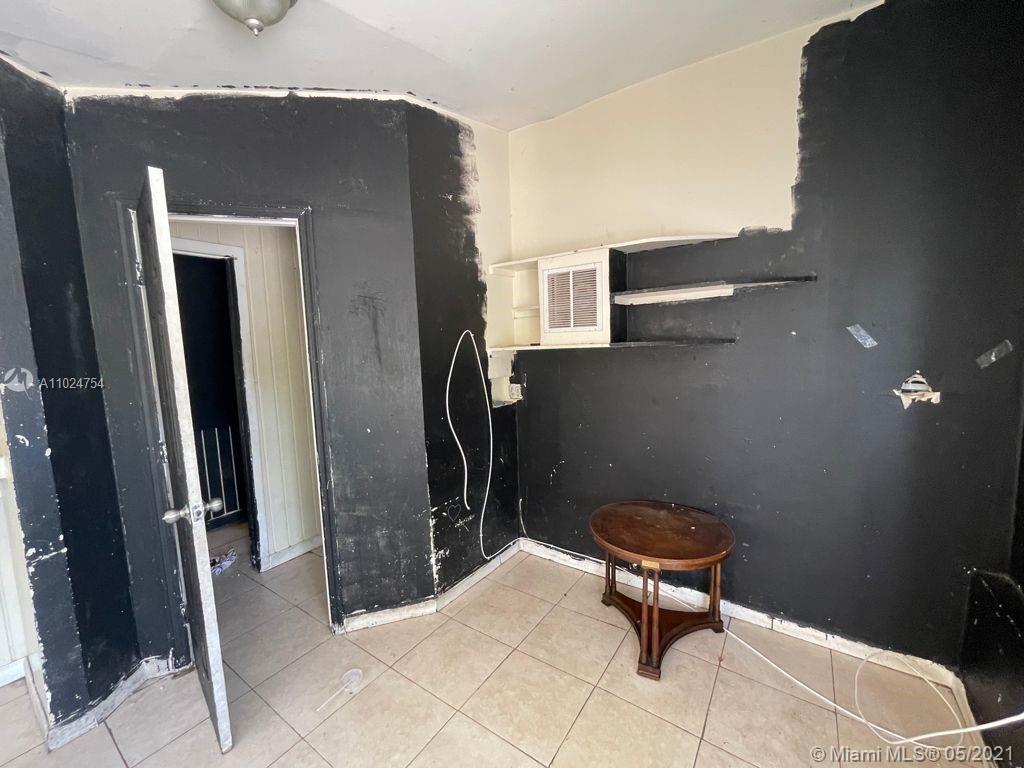 See details / 816 sq. ft. $ 2021-04-08 0 Photo