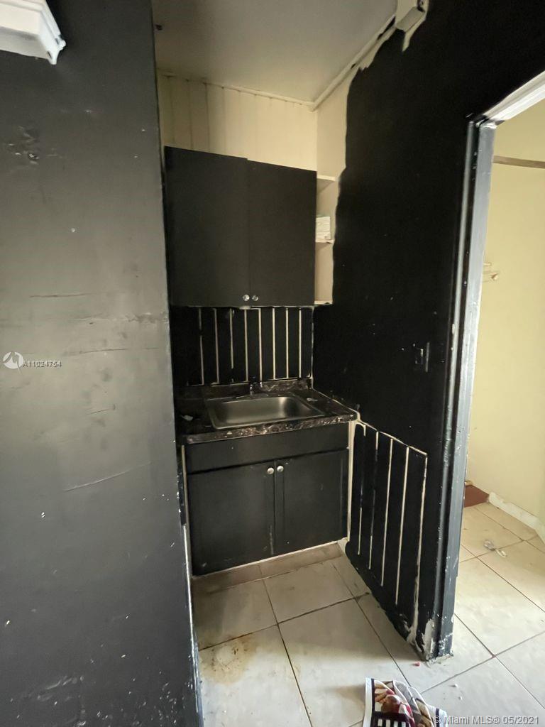 See details / 816 sq. ft. $ 2021-04-08 0 Photo