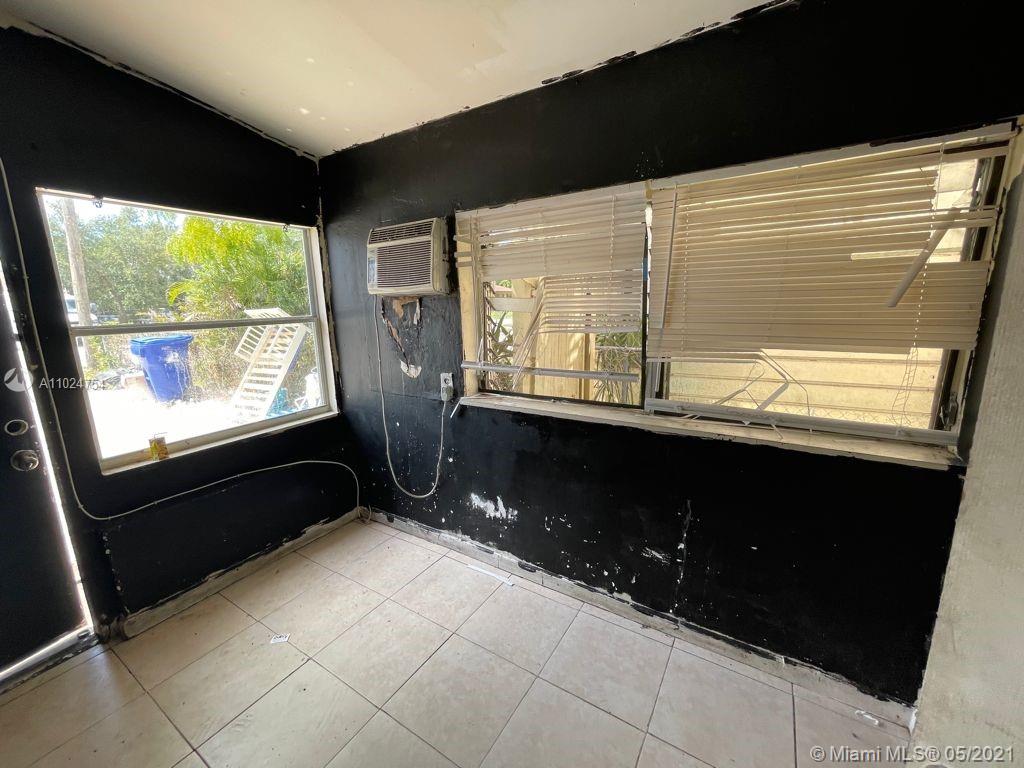 See details / 816 sq. ft. $ 2021-04-08 0 Photo
