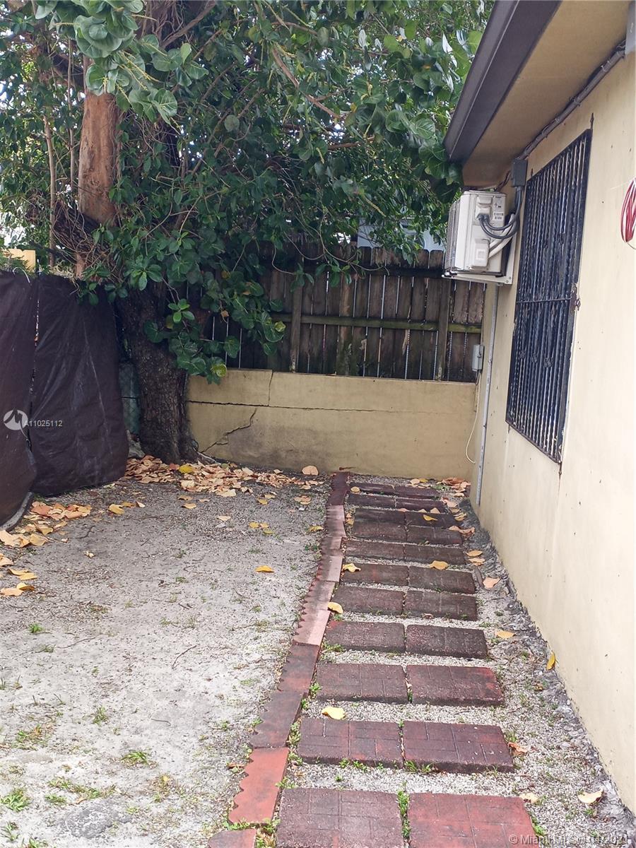 See details / 2080 sq. ft. $ 2021-04-08 0 Photo
