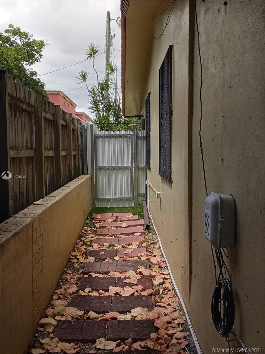 See details / 2080 sq. ft. $ 2021-04-08 0 Photo