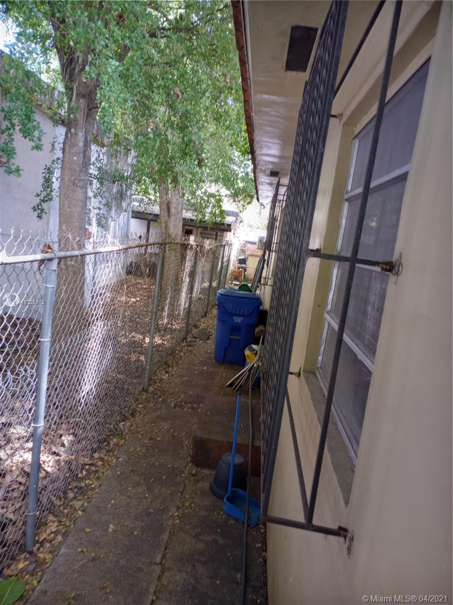See details / 2080 sq. ft. $ 2021-04-08 0 Photo