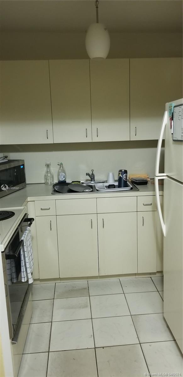 See details / 3928 sq. ft. $ 2021-04-09 0 Photo