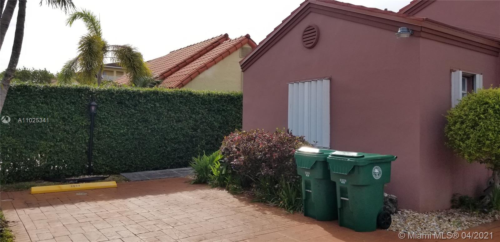 See details / 3928 sq. ft. $ 2021-04-09 0 Photo