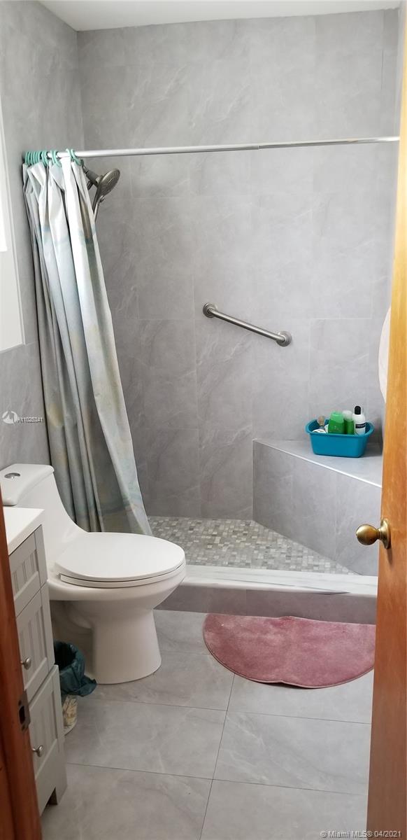 See details / 3928 sq. ft. $ 2021-04-09 0 Photo