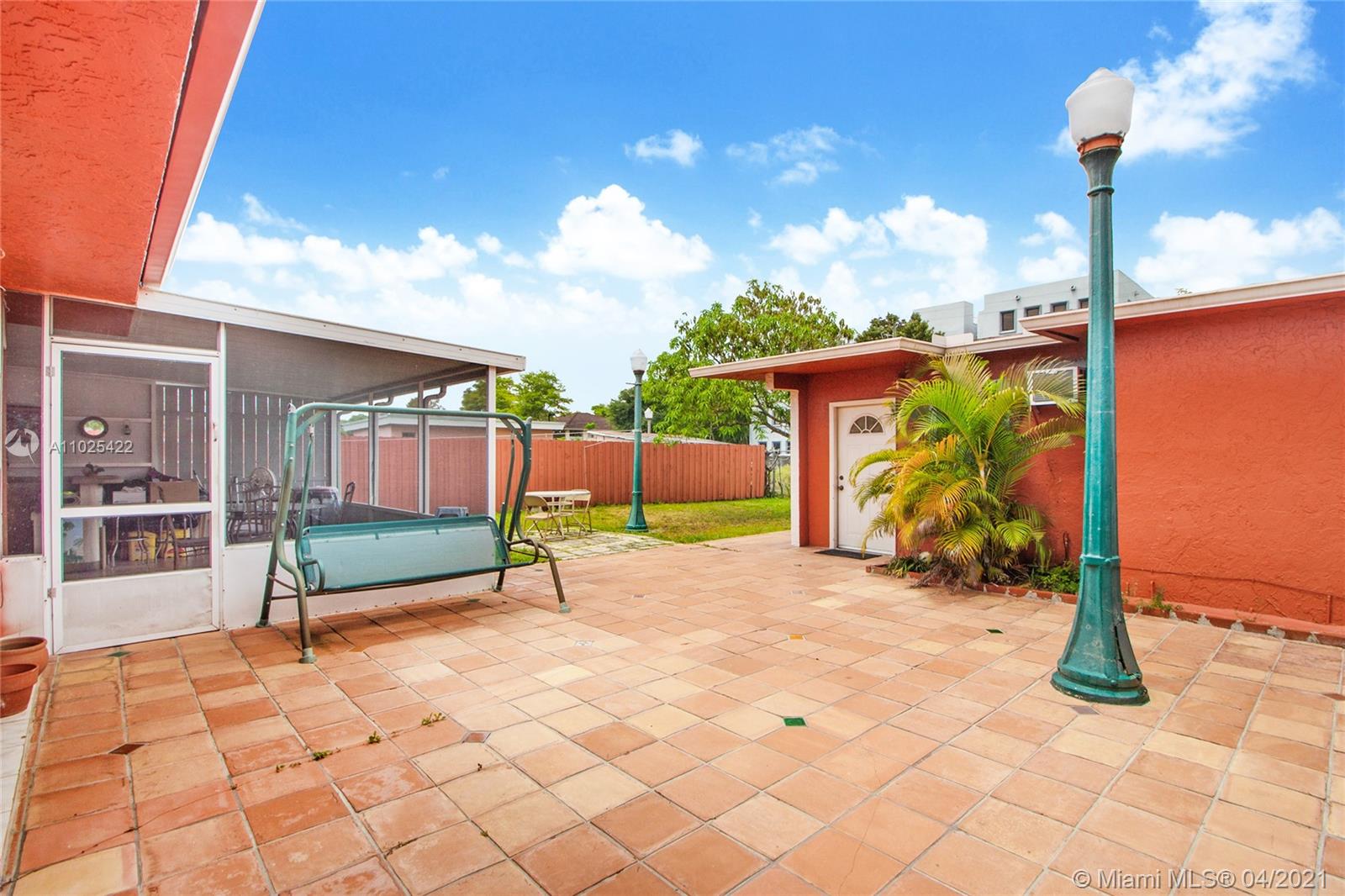 See details / 2609 sq. ft. $ 2021-04-09 0 Photo