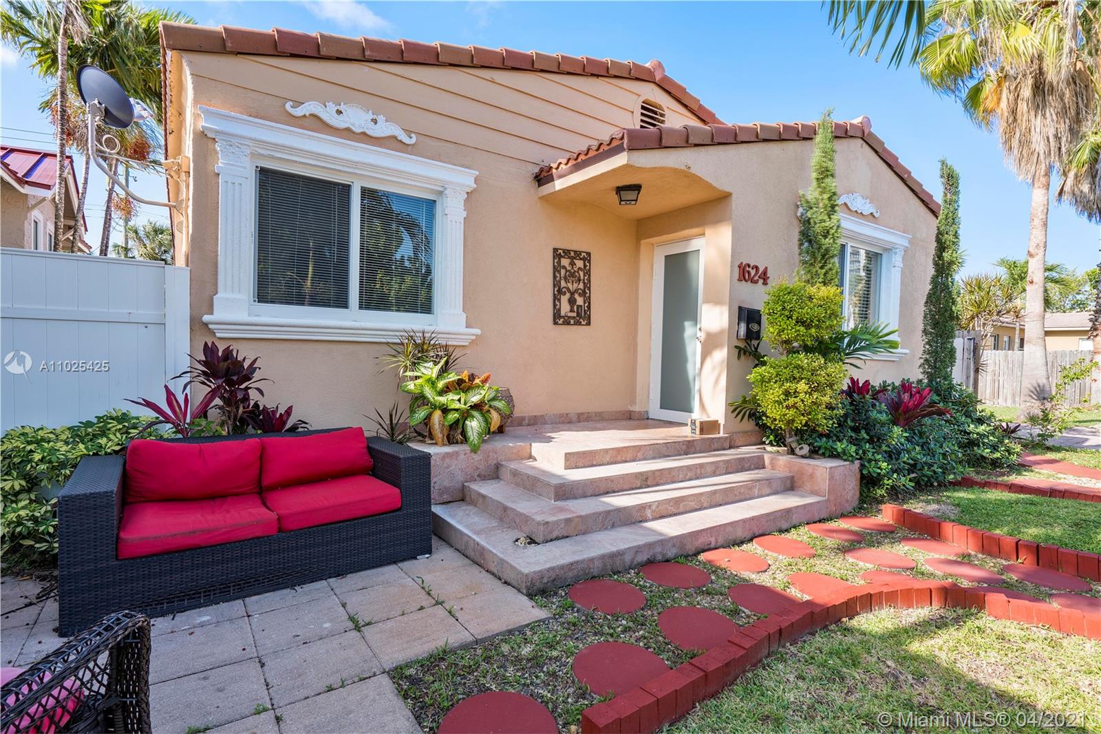See details / 2482 sq. ft. $ 2021-04-09 0 Photo