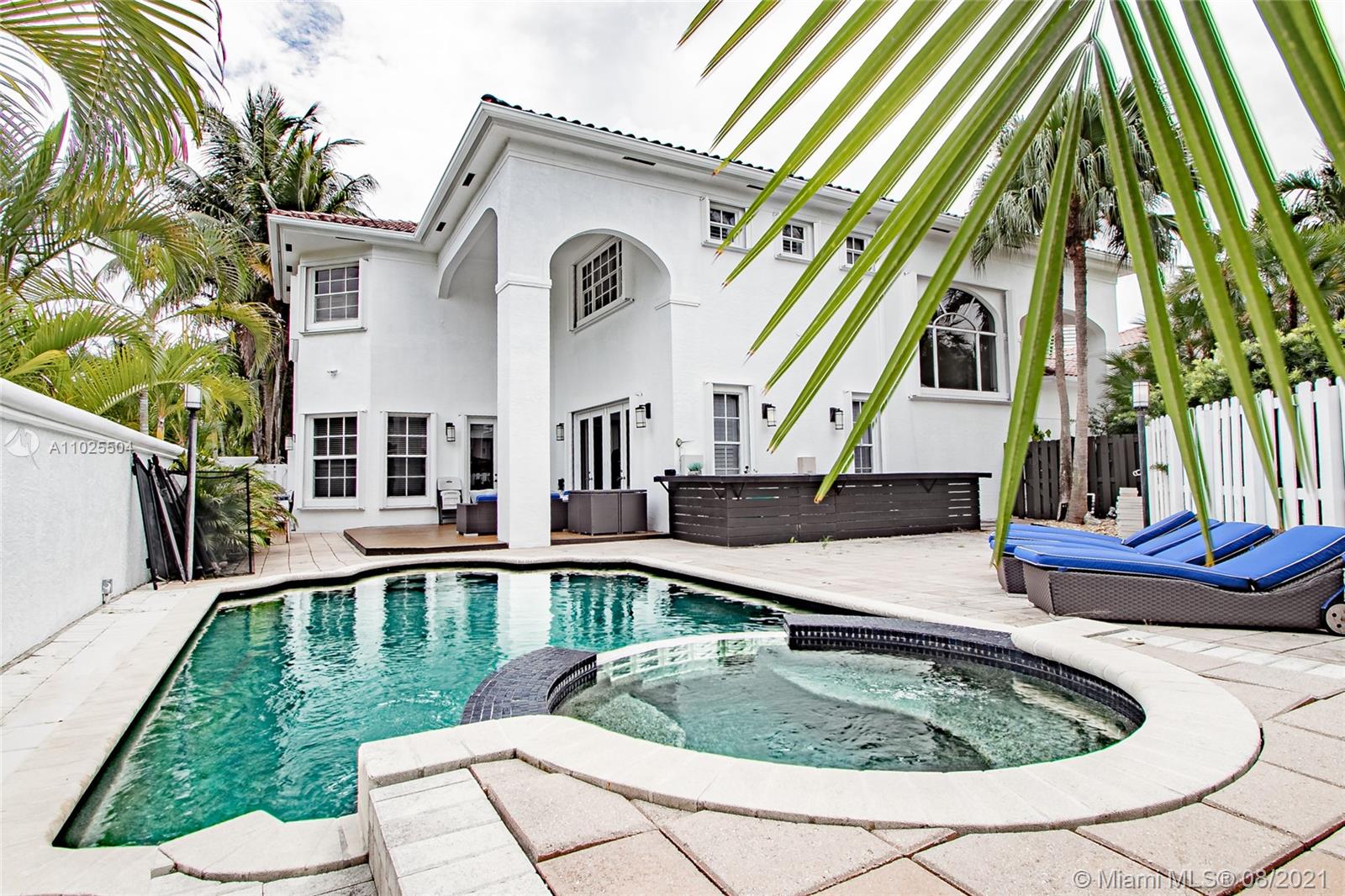 Photo of 19483 38th Ct, Sunny Isles Beach, Florida, 33160 -
