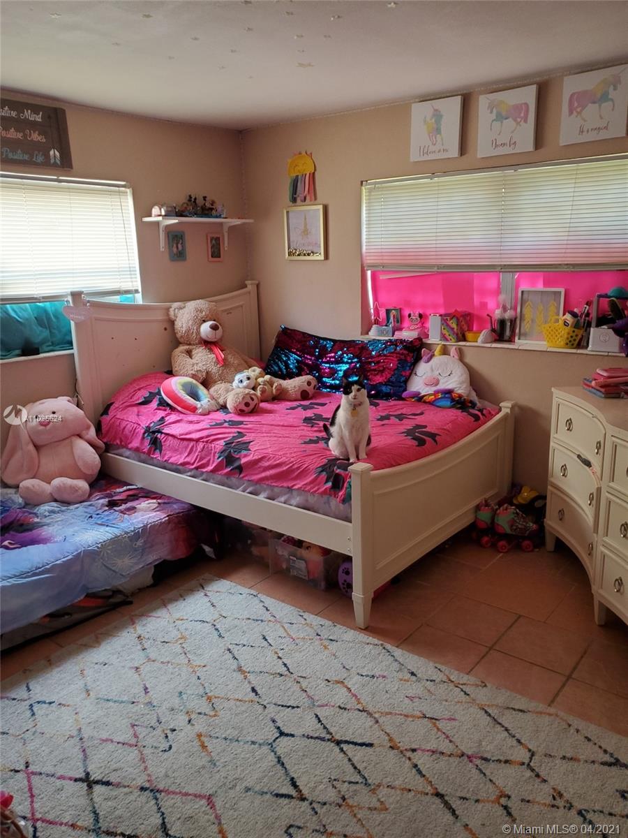 See details / 3413 sq. ft. $ 2021-04-09 0 Photo