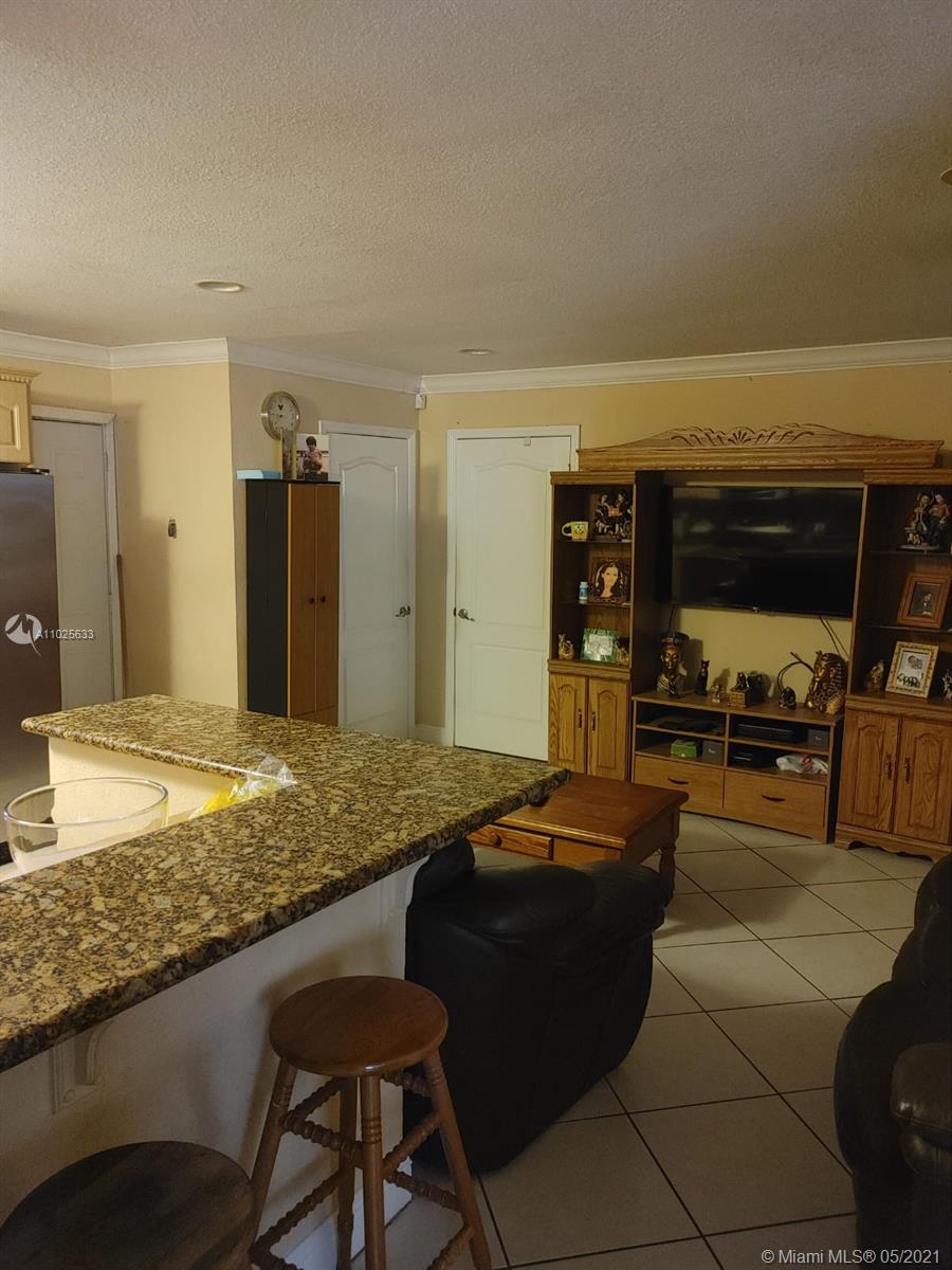 See details / 3065 sq. ft. $ 2021-04-09 0 Photo