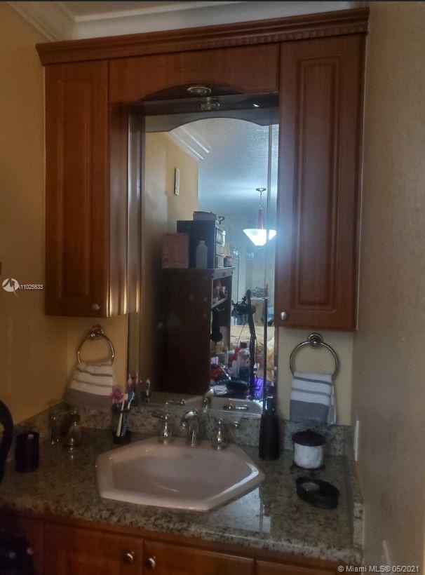 See details / 3065 sq. ft. $ 2021-04-09 0 Photo