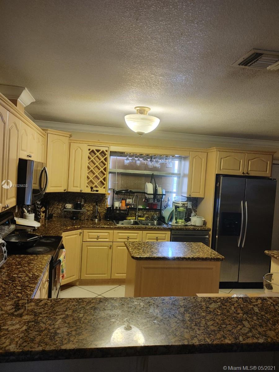 See details / 3065 sq. ft. $ 2021-04-09 0 Photo