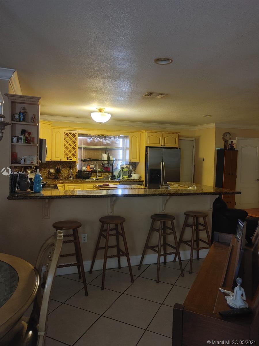 See details / 3065 sq. ft. $ 2021-04-09 0 Photo