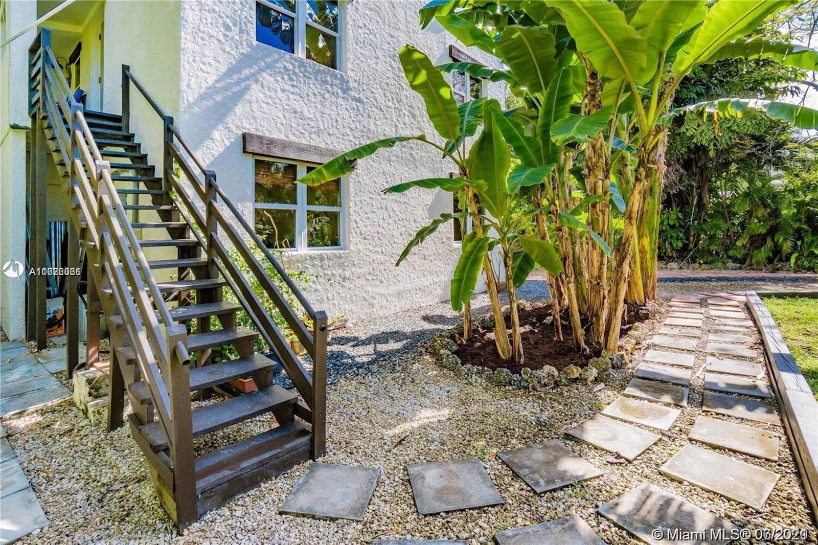 See details / 1288 sq. ft. $ 2021-04-11 0 Photo