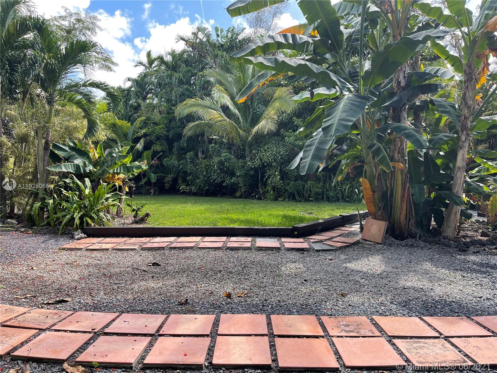 See details / 1288 sq. ft. $ 2021-04-11 0 Photo