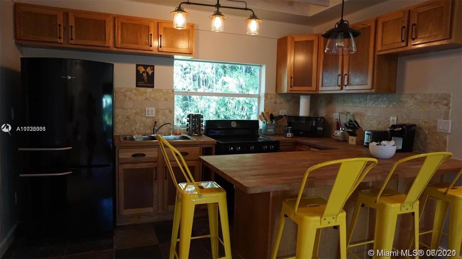 See details / 1288 sq. ft. $ 2021-04-11 0 Photo
