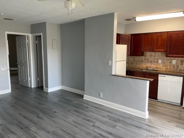 See details / 2435 sq. ft. $ 2021-04-14 0 Photo