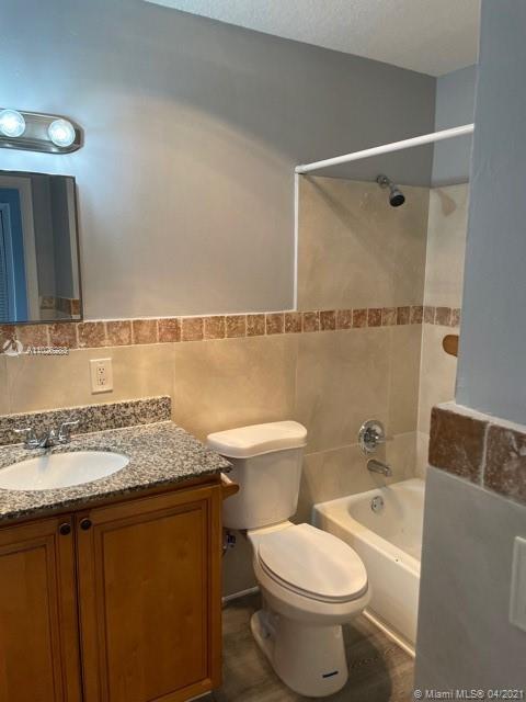 See details / 2435 sq. ft. $ 2021-04-14 0 Photo