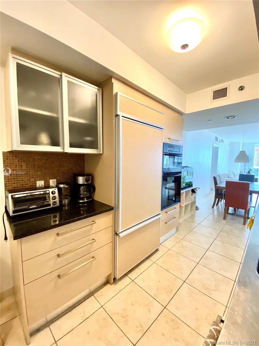 Ver detalles 2008 3 / 3 1571 sq. ft. $ 2021-04-12 0 foto