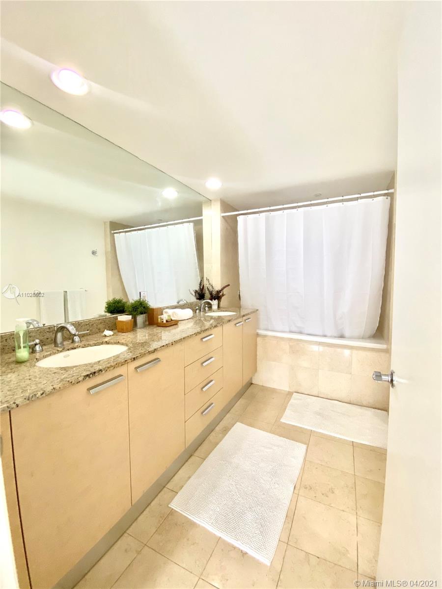 Ver detalles 2008 3 / 3 1571 sq. ft. $ 2021-04-12 0 foto