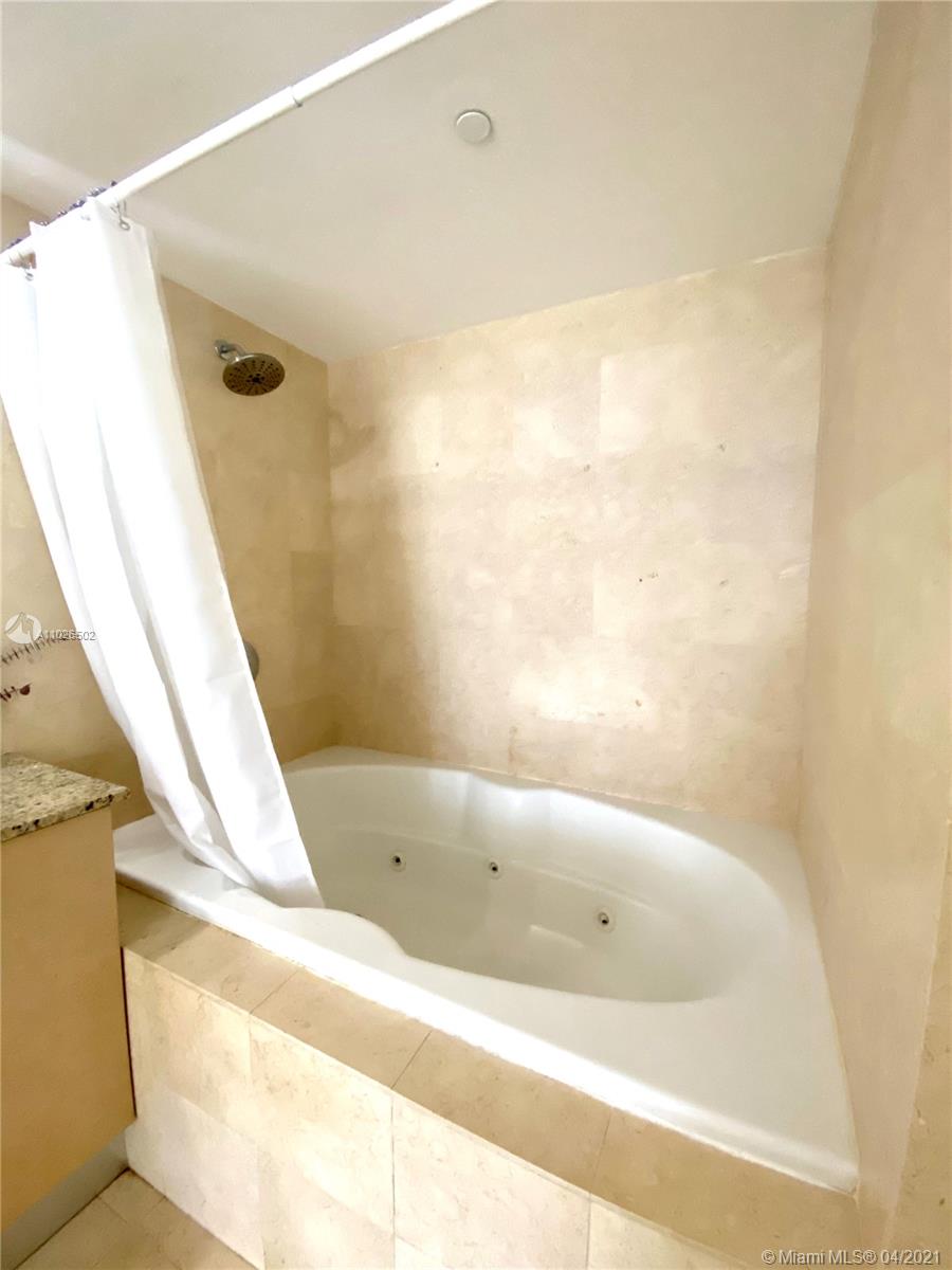 Ver detalles 2008 3 / 3 1571 sq. ft. $ 2021-04-12 0 foto