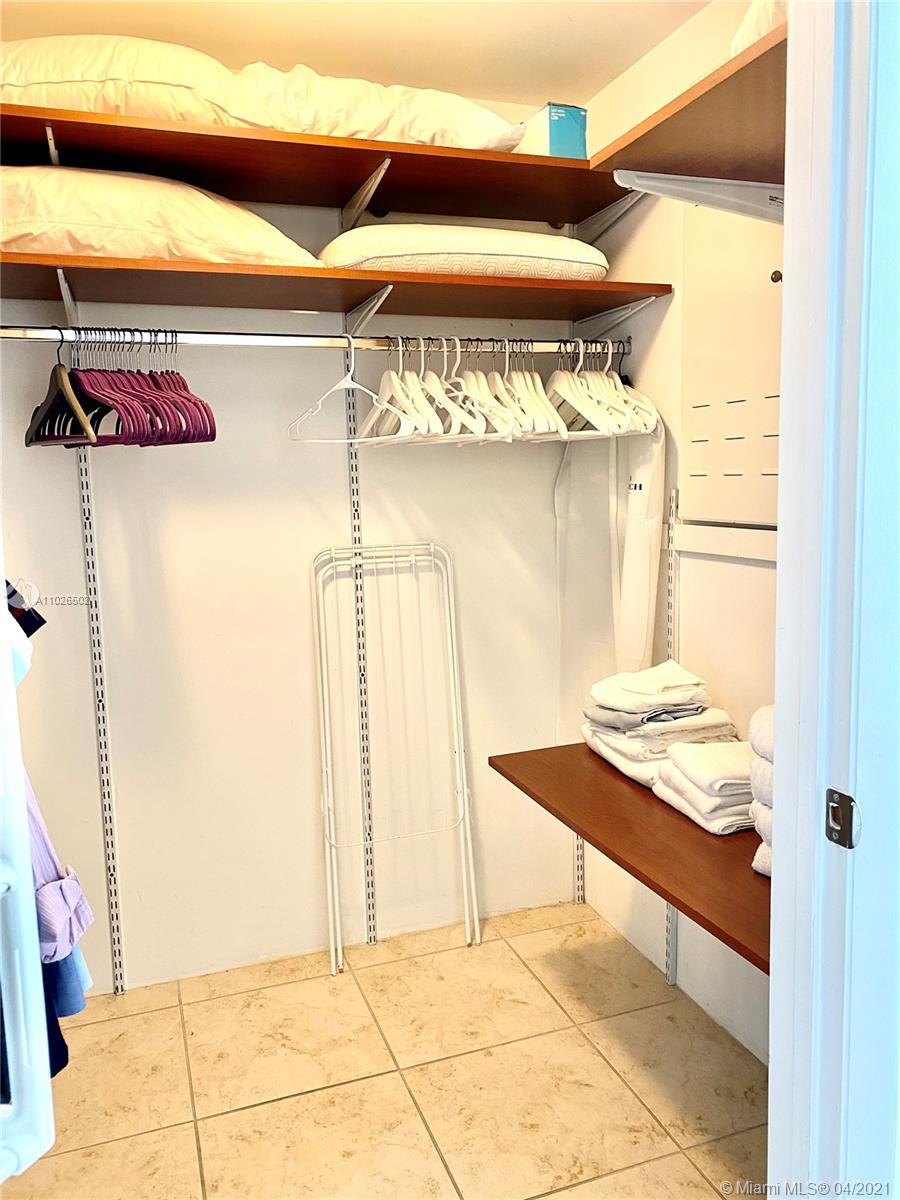 Ver detalles 2008 3 / 3 1571 sq. ft. $ 2021-04-12 0 foto