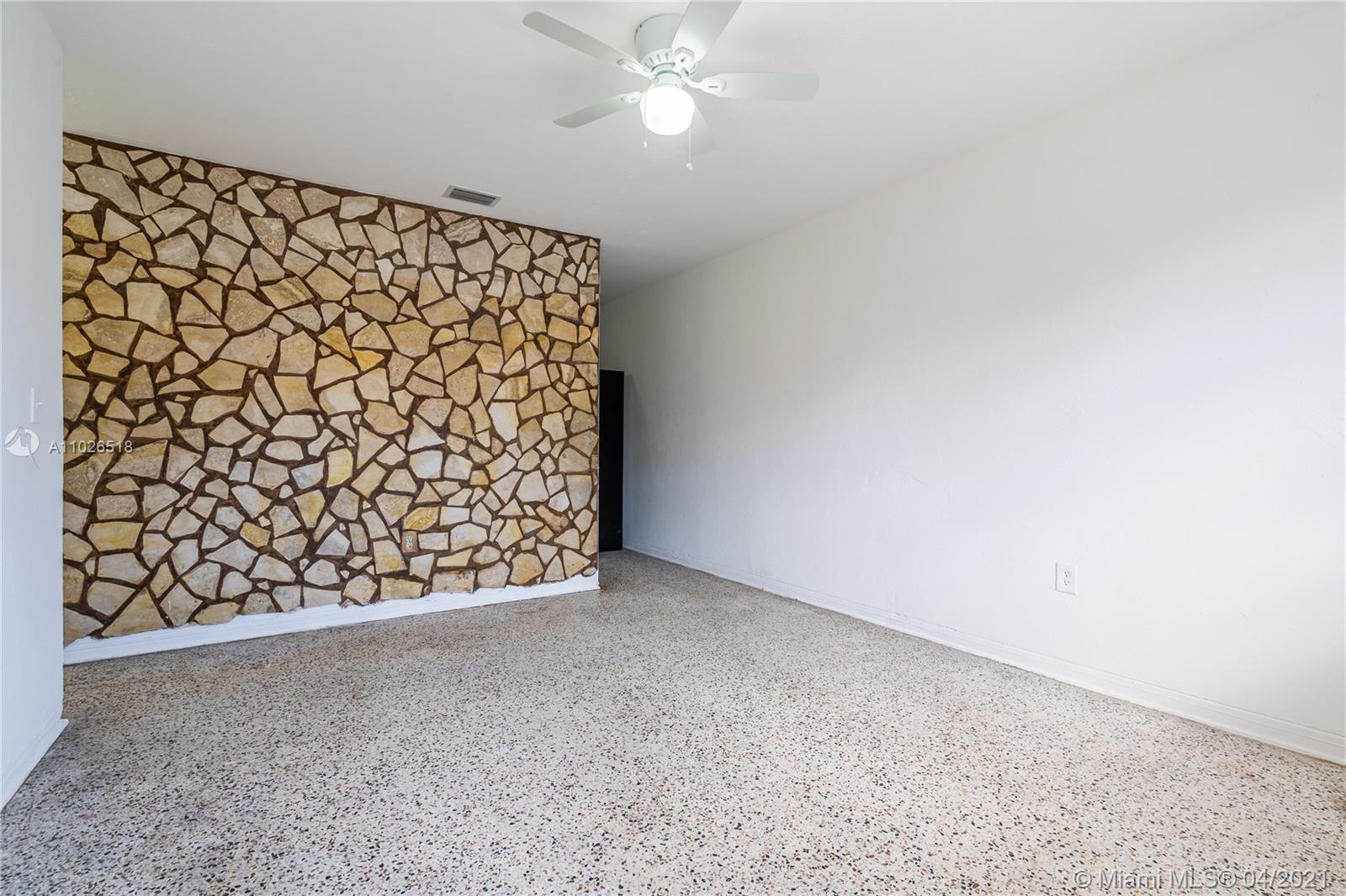 See details / 1404 sq. ft. $ 2021-04-12 0 Photo