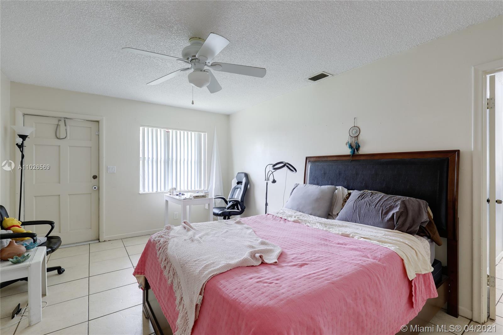 See details / 2131 sq. ft. $ 2021-04-12 0 Photo