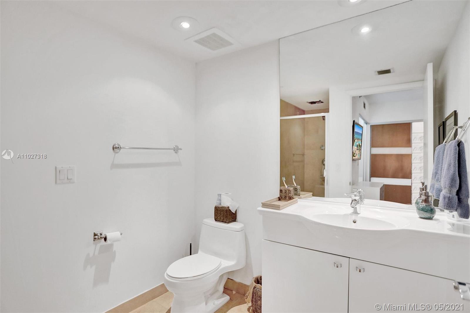 Ver detalles 1101 3 / 4 2078 sq. ft. $ 2021-04-13 0 foto