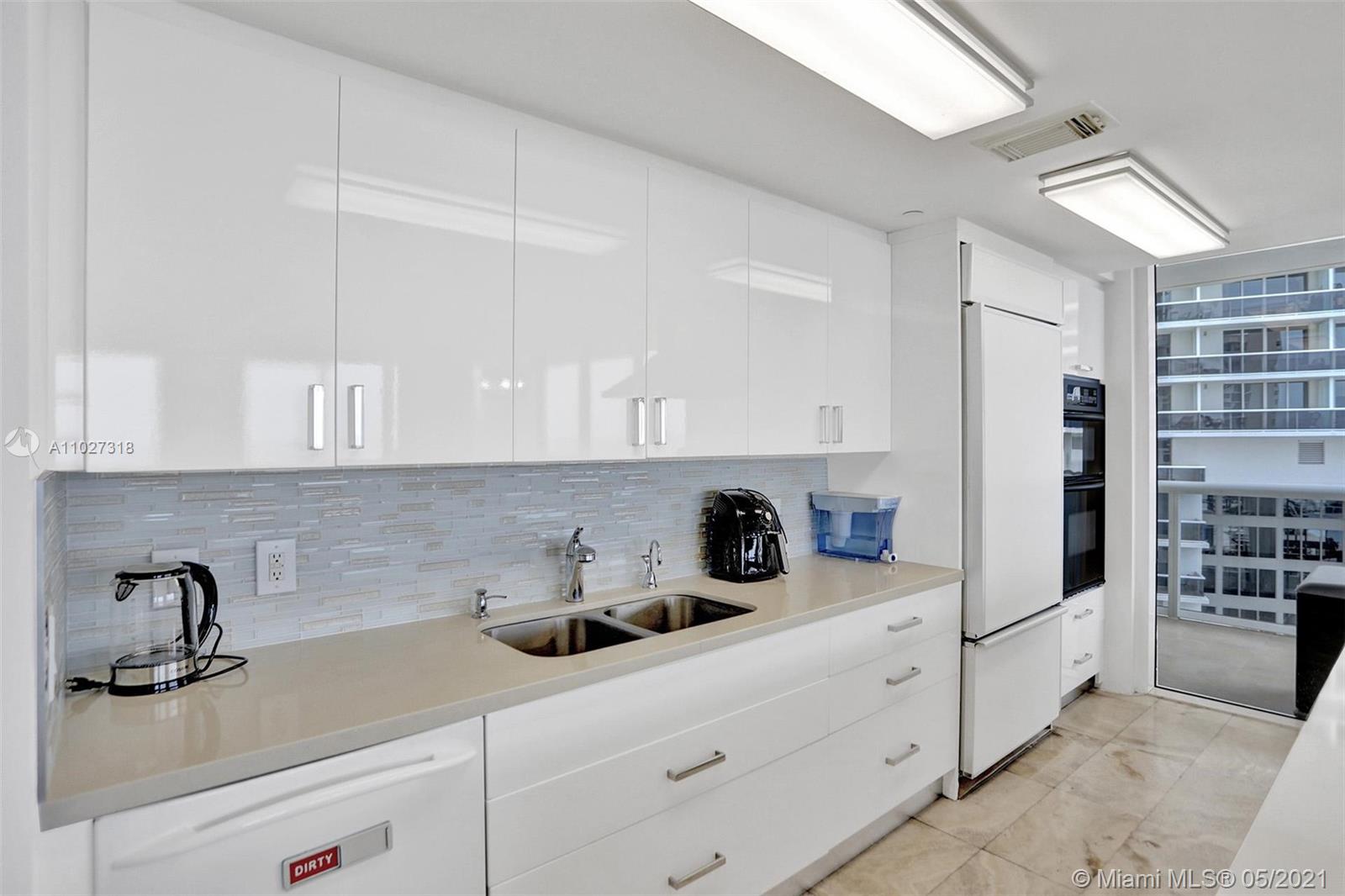 Ver detalles 1101 3 / 4 2078 sq. ft. $ 2021-04-13 0 foto