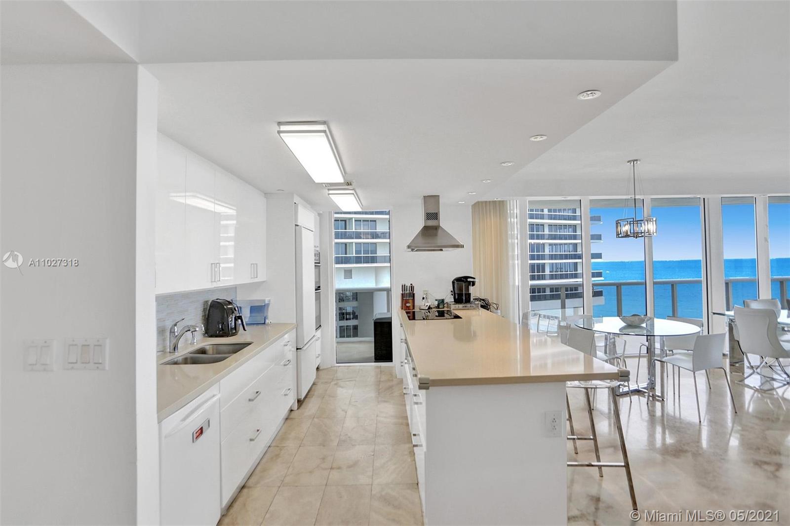 Ver detalles 1101 3 / 4 2078 sq. ft. $ 2021-04-13 0 foto