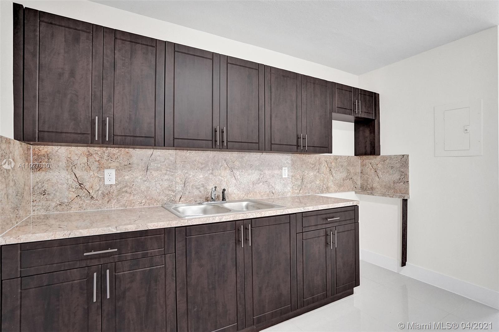 See details / 1572 sq. ft. $ 2021-04-15 0 Photo